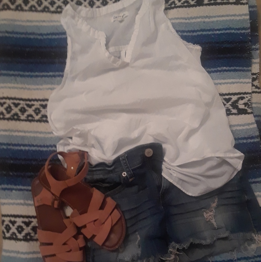 Hi-Lo White Tank